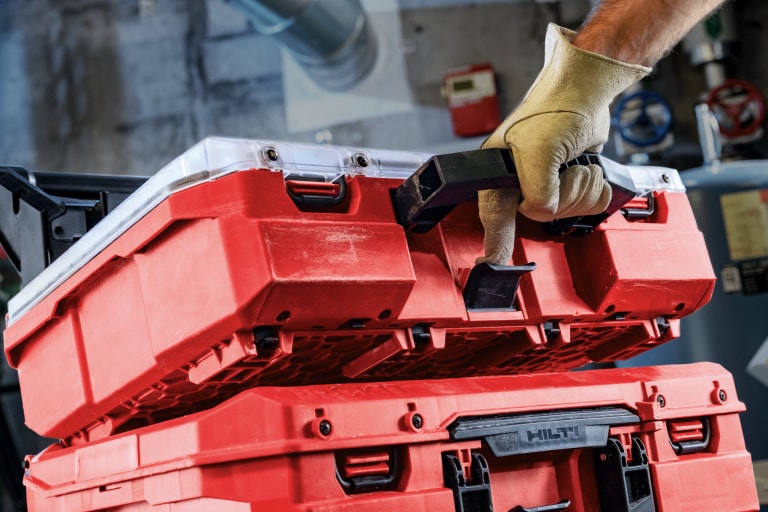 Einhandbedienung des ProKit Koffers