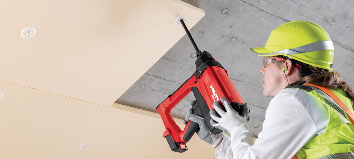 Fastening insulation boards to ceiling