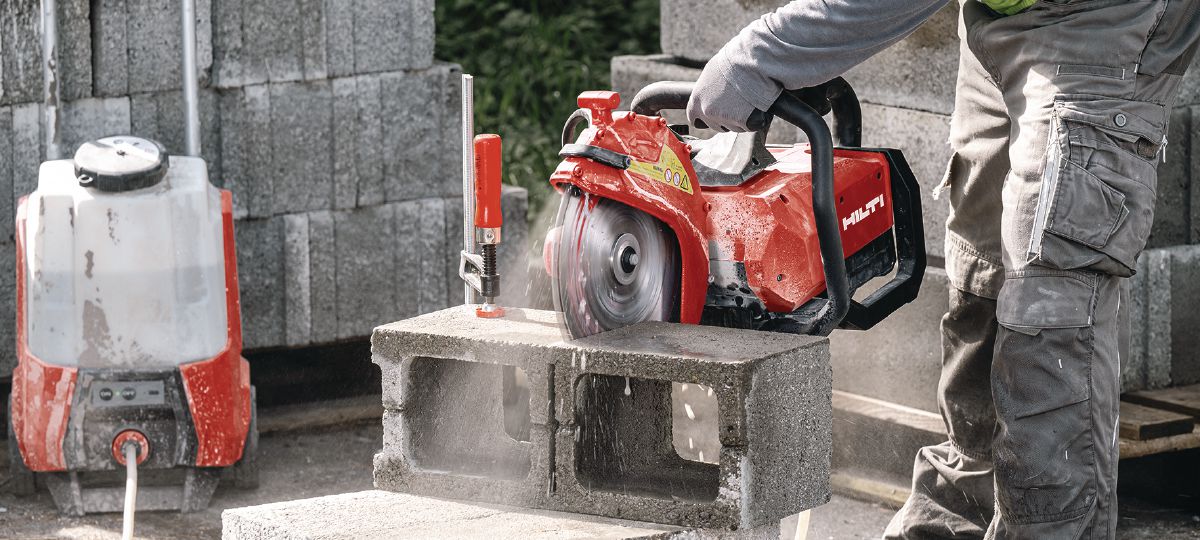 Application image of CMU block cutting with SPX univ A blade.