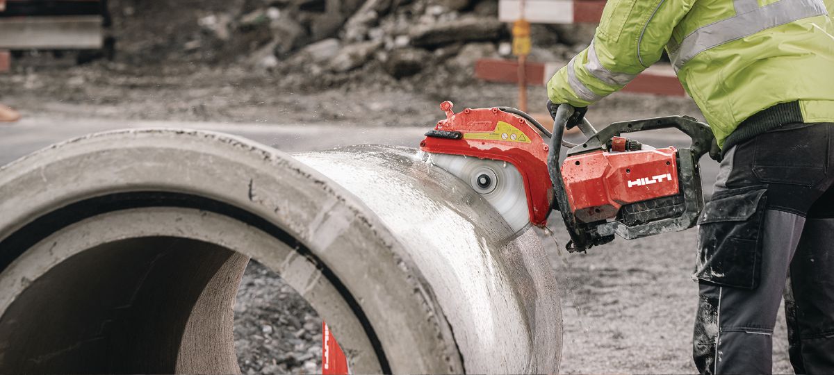 Application image of concrete pipe cutting with SPX universal A blade.